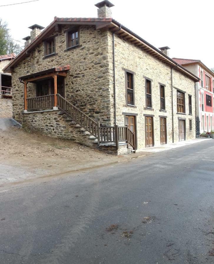 Apartamentos Rurales Casa Carmen Pola de Allande Eksteriør bilde