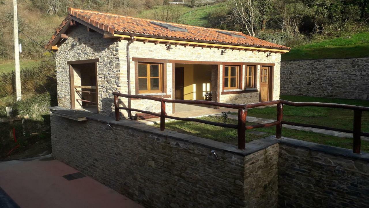 Apartamentos Rurales Casa Carmen Pola de Allande Eksteriør bilde